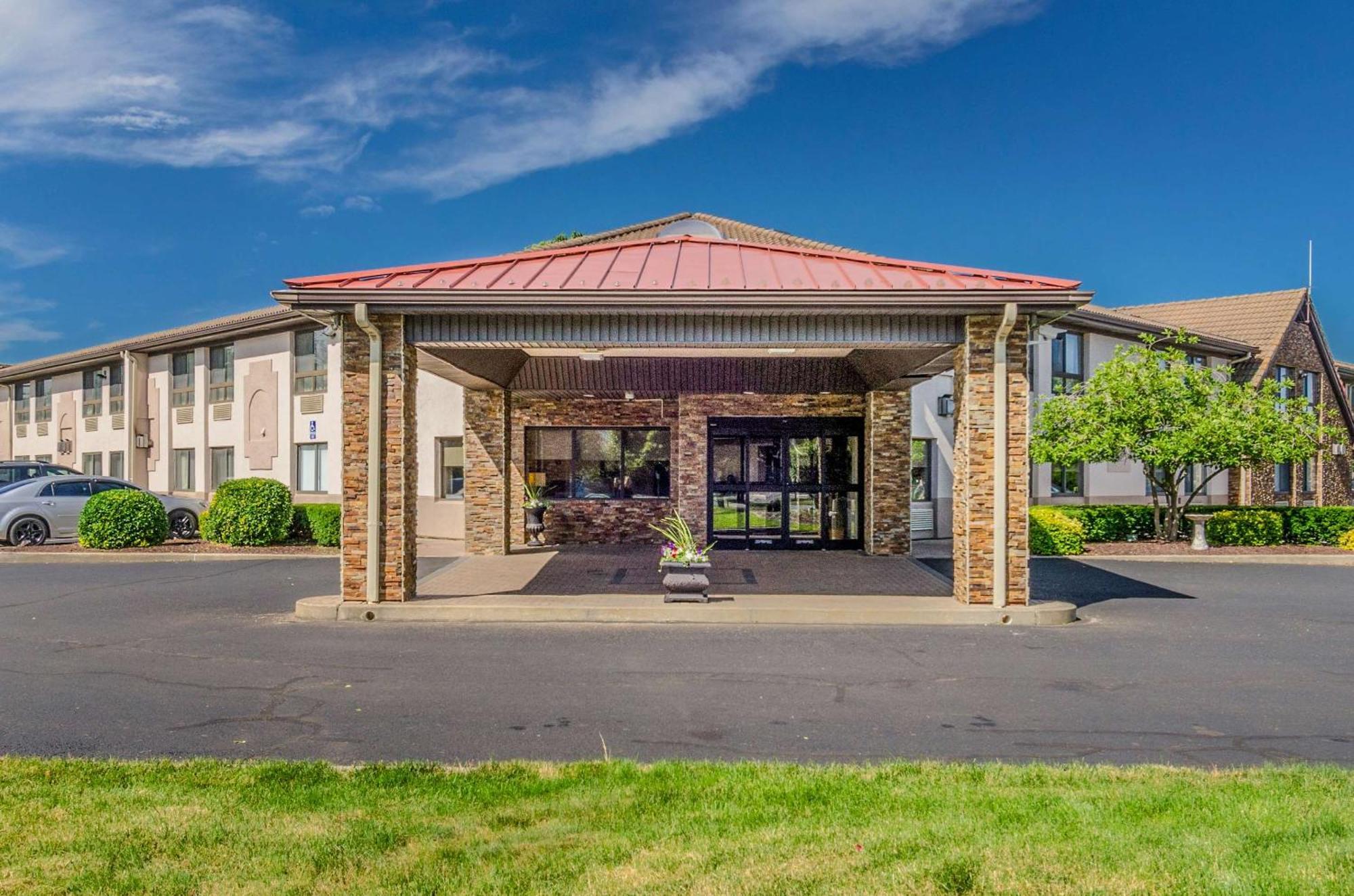 Comfort Inn & Suites West Springfield Exterior foto